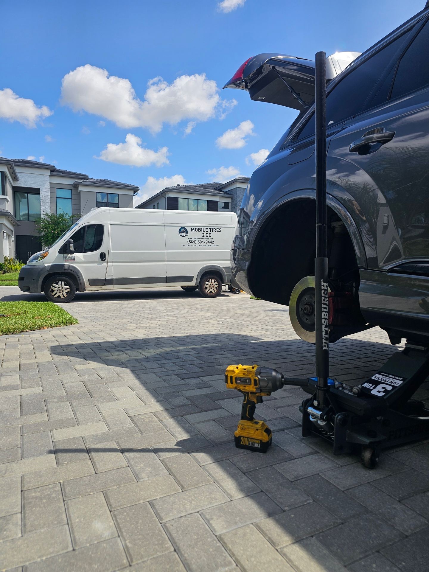 How is mobile tire service work? 